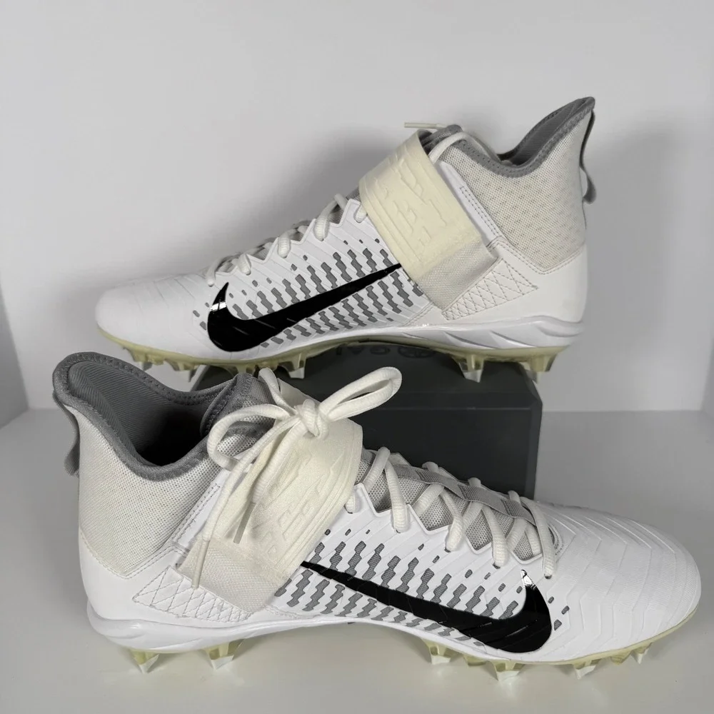 Nike Alpha Menace Pro 2 Mid Football Cleats Mens Size 13 White AQ3209-100 NEW